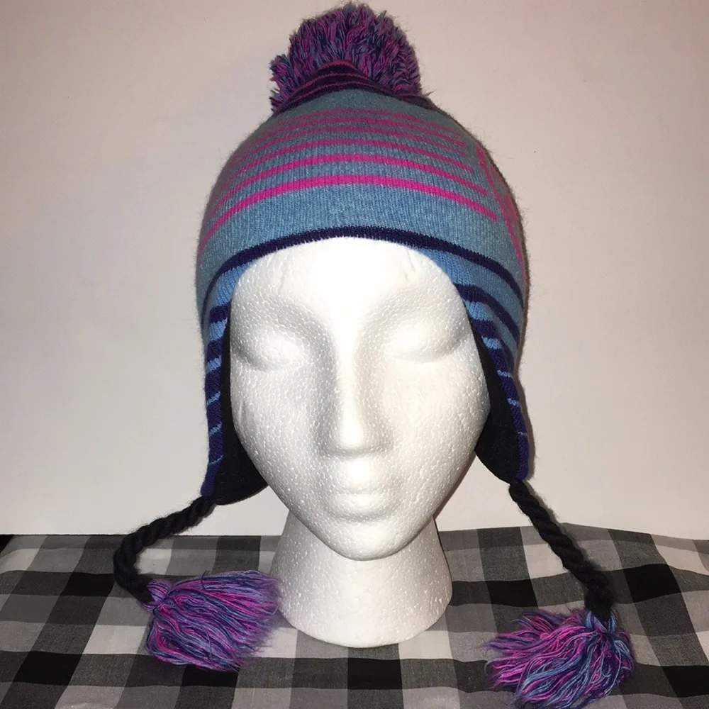 Under Armour 2 Kids Winter Cap Bundle EUC